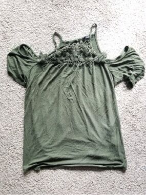 Cold-Shoulder Crochet Detail Women’s Top — Olive Green